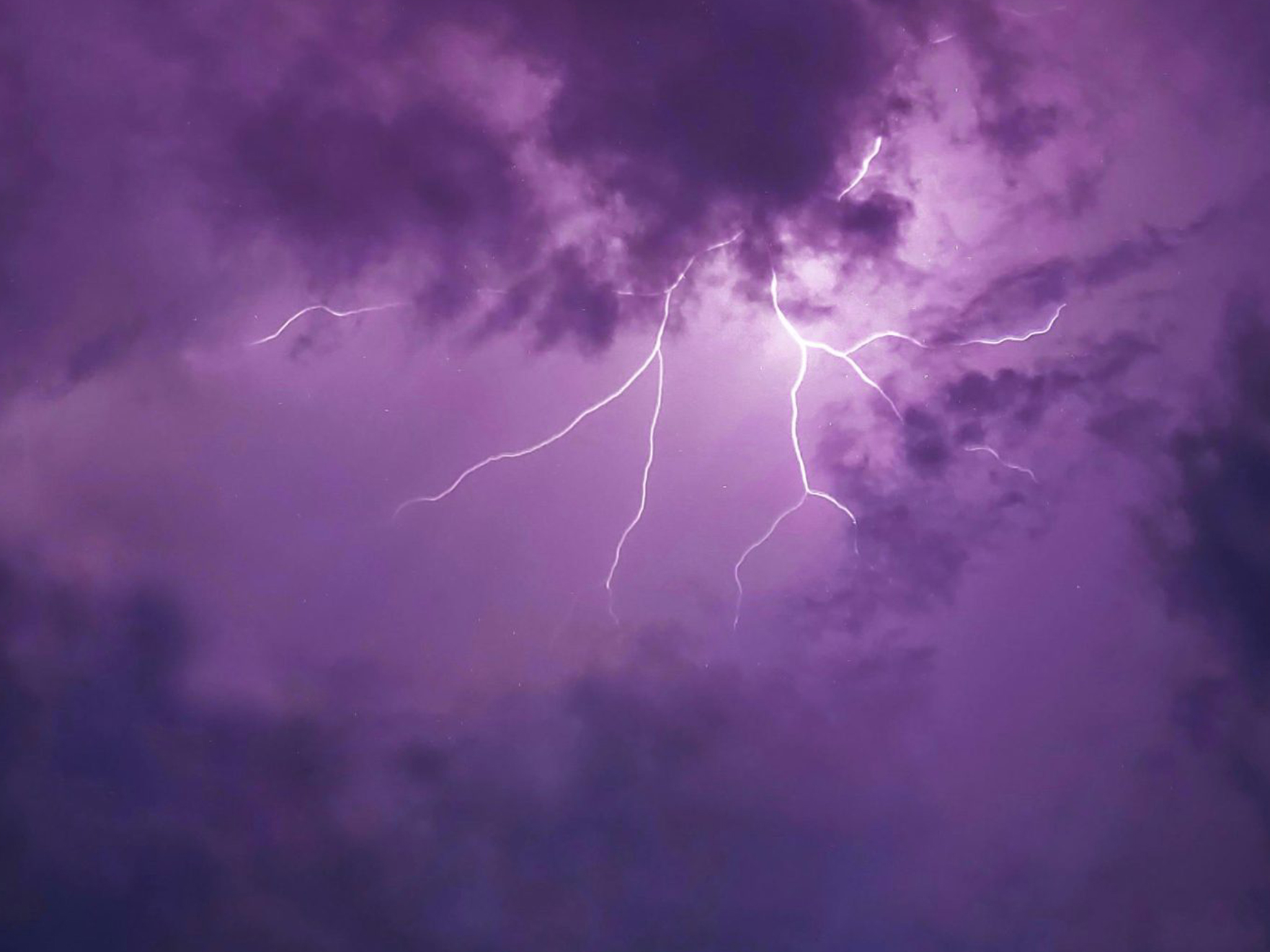 When the Cloud Gets Stormy: Why Offline Storage Still Holds Up